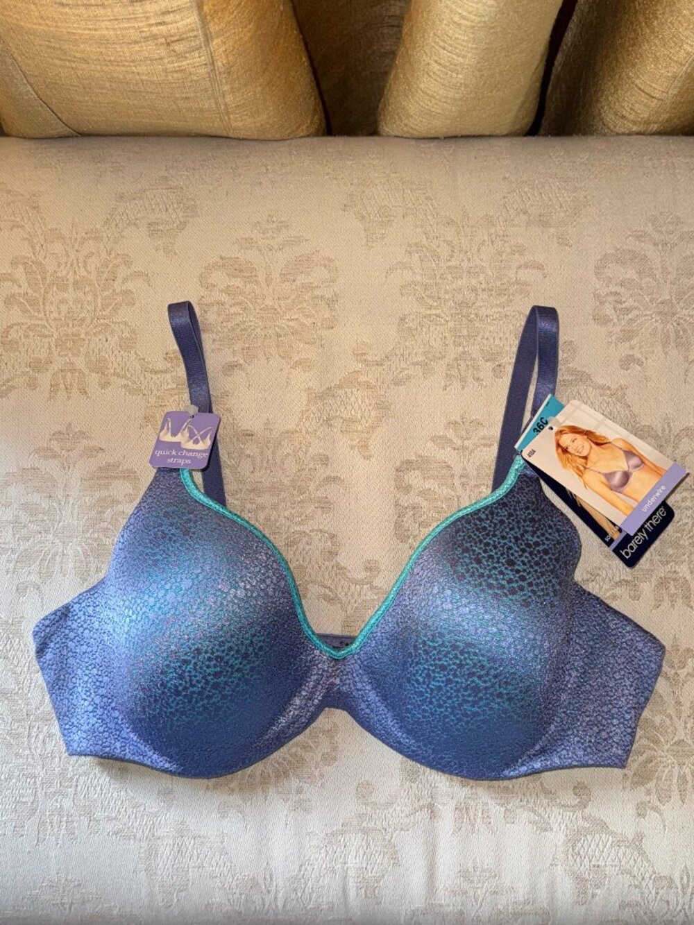 NWT Barely There Invisible Look Underwire Bra Style 4104 Size 36C